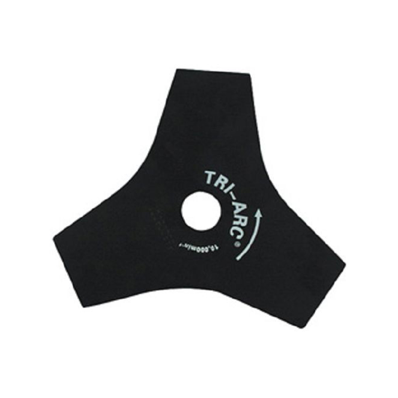 Lame triangulaire pour tondeuse à gazon